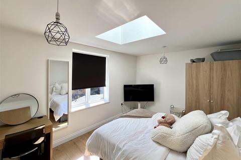 3 bedroom apartment to rent, Eslington Terrace, Newcastle Upon Tyne