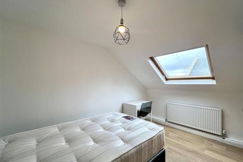 3 bedroom apartment to rent, Eslington Terrace, Newcastle Upon Tyne