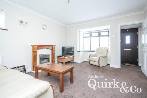 2 bedroom detached bungalow for sale, Lottem Road, Canvey Island, SS8