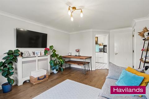 2 bedroom flat for sale, Buchanan Close, London