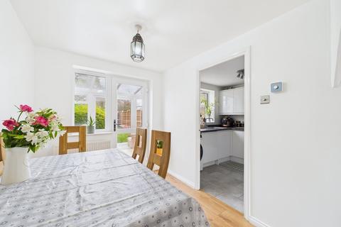 3 bedroom terraced house for sale, Talisman Street, Hitchin, SG4