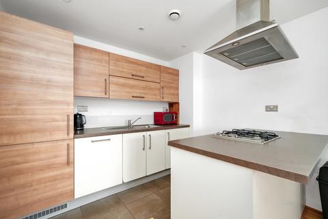 2 bedroom apartment for sale, Evelyn Court, Burdett Road, London, E3