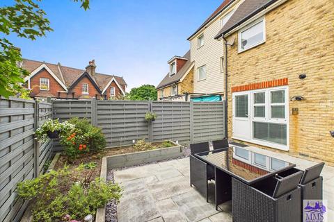 4 bedroom townhouse for sale, Madhuran Court, Strood