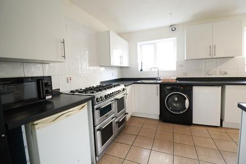 undefined, Roodegate, Basildon, Essex, SS14