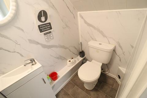 undefined, Roodegate, Basildon, Essex, SS14