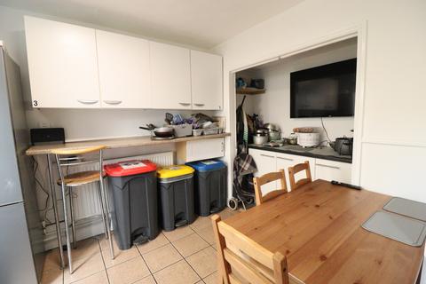 undefined, Roodegate, Basildon, Essex, SS14