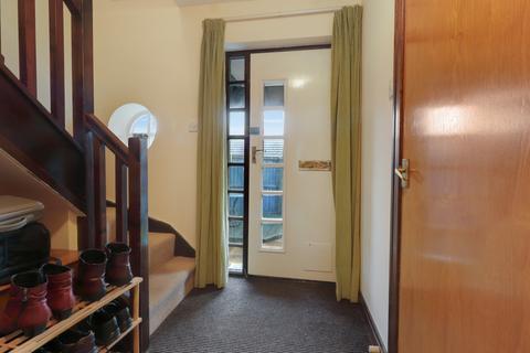 3 bedroom semi-detached house for sale, Wellfield Court, Marsh, Huddersfield, West Yorkshire, HD3