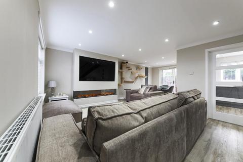 3 bedroom detached house for sale, Blueburn Drive, Killingworth, NE12