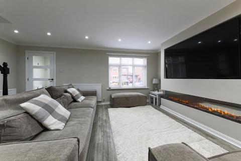 3 bedroom detached house for sale, Blueburn Drive, Killingworth, NE12