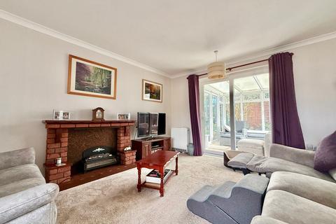 2 bedroom detached bungalow for sale, Bushy Croft, Bexhill-on-Sea, TN39