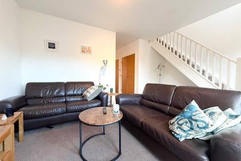 2 bedroom terraced house to rent, Georgia Avenue, Manchester, Greater Manchester, M20