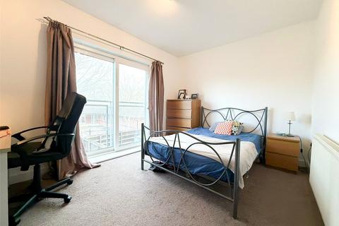 2 bedroom terraced house to rent, Georgia Avenue, Manchester, Greater Manchester, M20