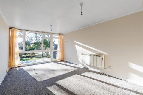 2 bedroom flat for sale, Barnetts Shaw, Oxted