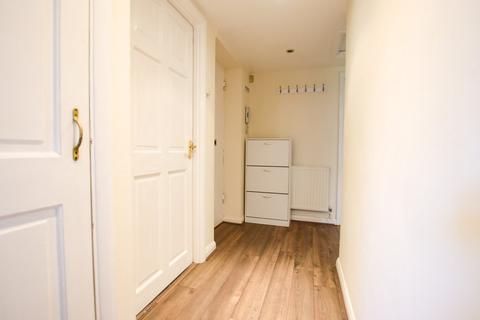 3 bedroom flat for sale, Woodcote Road, Wallington, SM6