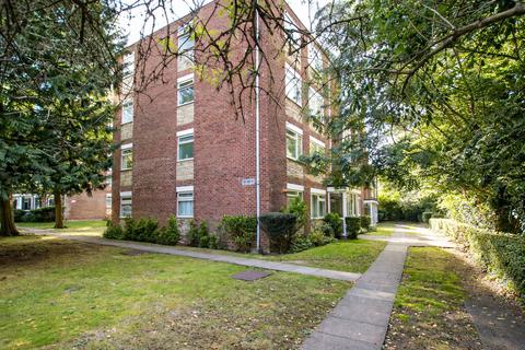 Woodcote Road, Wallington, SM6