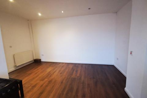 2 bedroom flat to rent, High Street West, Wallsend NE28