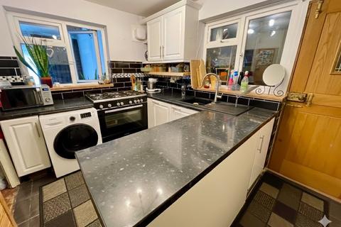 3 bedroom semi-detached house for sale, Kirkwood Road, Luton, Bedfordshire, LU4 0QS