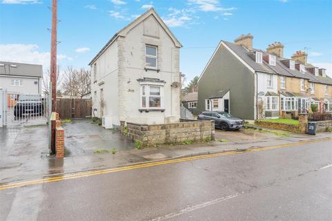 3 bedroom detached house for sale, New Road, Ditton