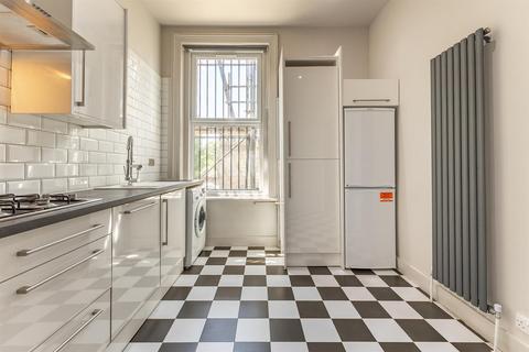 3 bedroom flat to rent, Kilburn High Road London