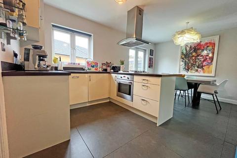 4 bedroom townhouse for sale, Coppen Road, Peterborough PE7