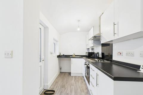 2 bedroom terraced house to rent, Upper George Street, Manchester M29