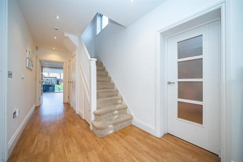 4 bedroom house for sale, Du Cros Drive, Stanmore
