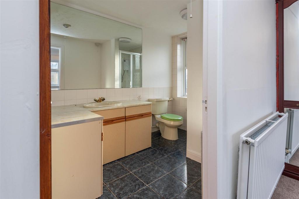 Master Ensuite