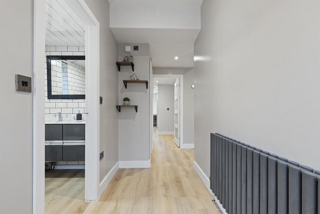 8 Clough Lane, Rastrick, Brighouse 12 297.jpg