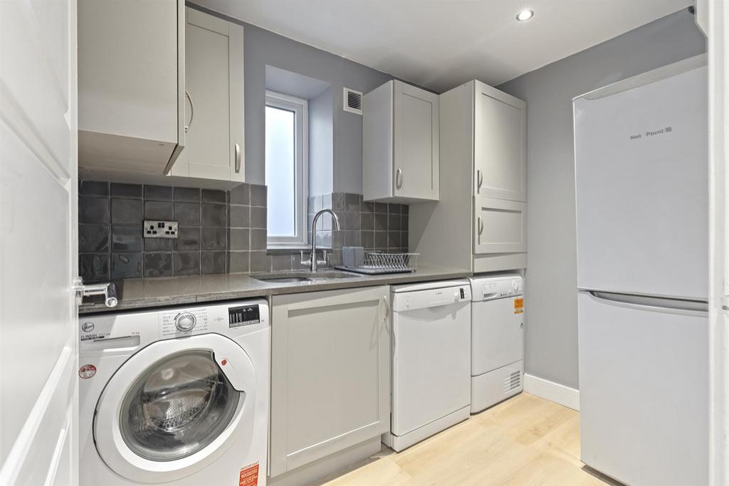 8 Clough Lane, Rastrick, Brighouse 15 297.jpg