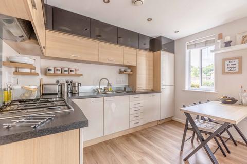 1 bedroom flat for sale, Wrights Meadow Road, High Wycombe HP11