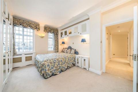 3 bedroom flat to rent, Baker Street, London NW1