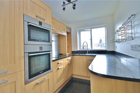 1 bedroom apartment to rent, Scotts Avenue, Sunbury-on-Thames, Surrey, TW16