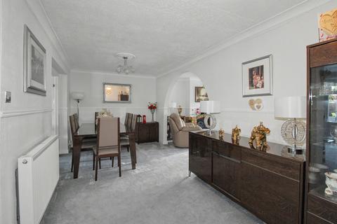 5 bedroom semi-detached house for sale, Robert Close, Hersham KT12