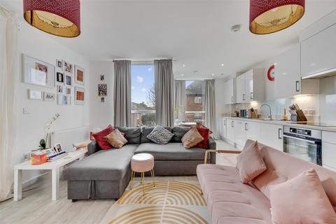 1 bedroom flat for sale, Press Road, London