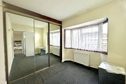 3 bedroom semi-detached house to rent, Yeading Lane,  Hayes, UB4