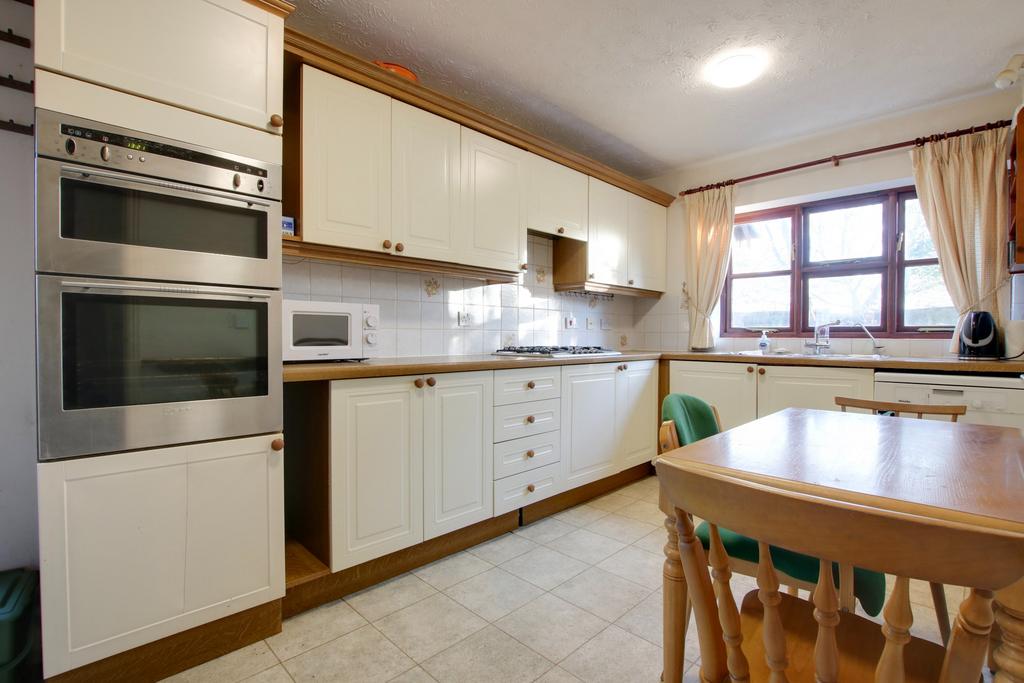 Kitchen breakfast room