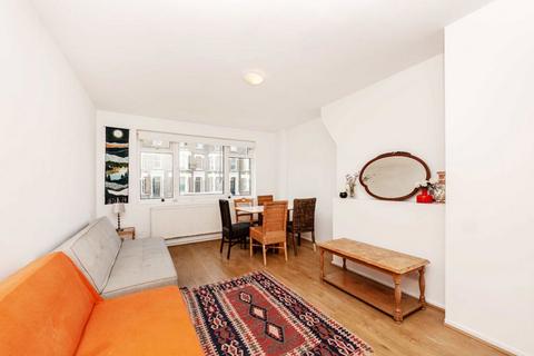 3 bedroom flat to rent, Stockwell Road, London SW9