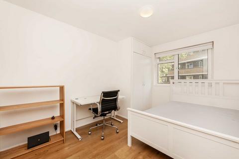 3 bedroom flat to rent, Stockwell Road, London SW9