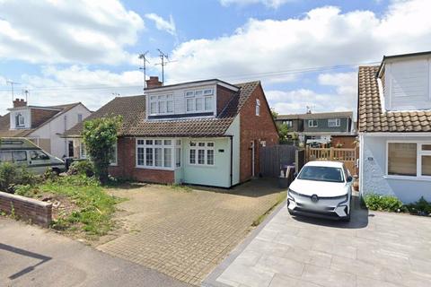 4 bedroom semi-detached house for sale, Nutcombe Crescent, Rochford, Essex, SS4
