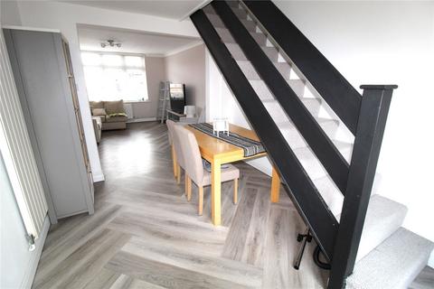 4 bedroom semi-detached house for sale, Nutcombe Crescent, Rochford, Essex, SS4