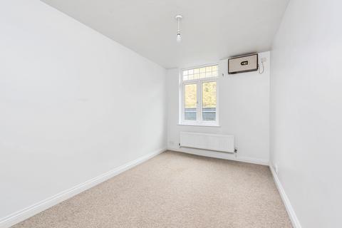 1 bedroom flat to rent, High Street, Aldershot GU11