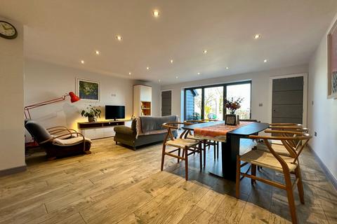 3 bedroom terraced house for sale, Gobions Farm Chase, Billericay CM11