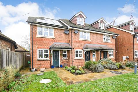 2 bedroom end of terrace house for sale, Cresley Drive, Hook RG27