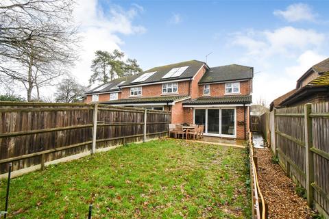 2 bedroom end of terrace house for sale, Cresley Drive, Hook RG27
