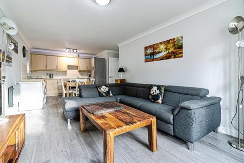 2 bedroom apartment to rent, Hadfield Close, Manchester M14