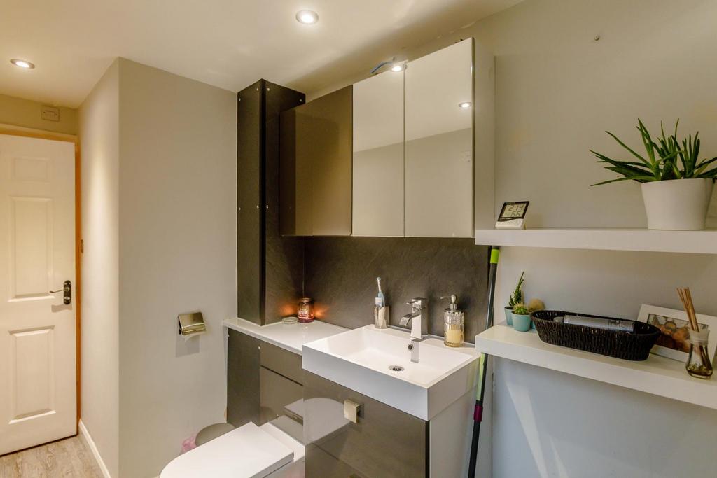 8405737-interior20-800.jpg
