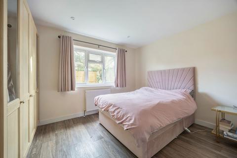 2 bedroom detached bungalow for sale, Gable Point, Cheltenham GL52