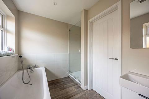 2 bedroom detached bungalow for sale, Gable Point, Cheltenham GL52