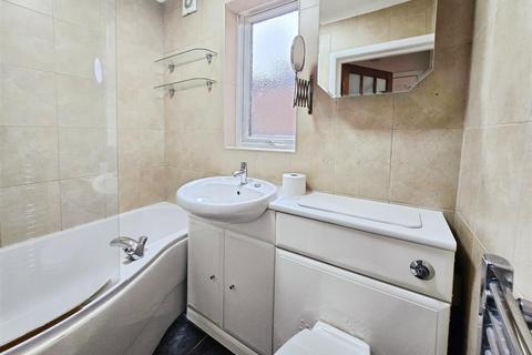 1 bedroom house to rent, Russell Road, Wimbledon SW19