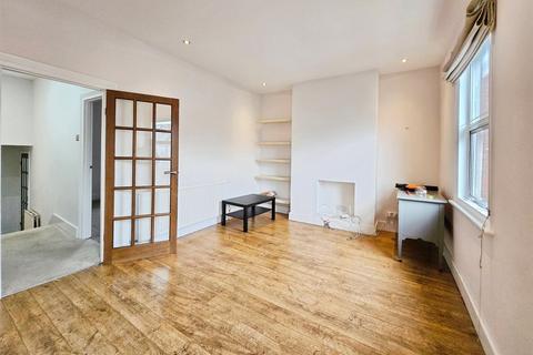 1 bedroom house to rent, Russell Road, Wimbledon SW19